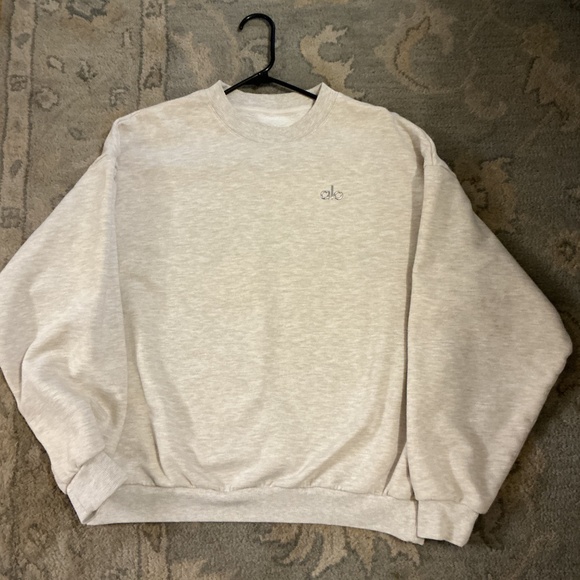 ALO Yoga Accolade Crew Neck in Oatmeal Heather - Picture 4 of 5